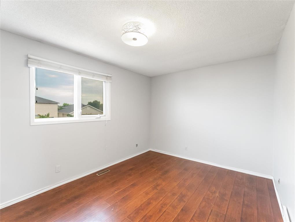 Photo 12 of 477 Murray Avenue, Winnipeg MB