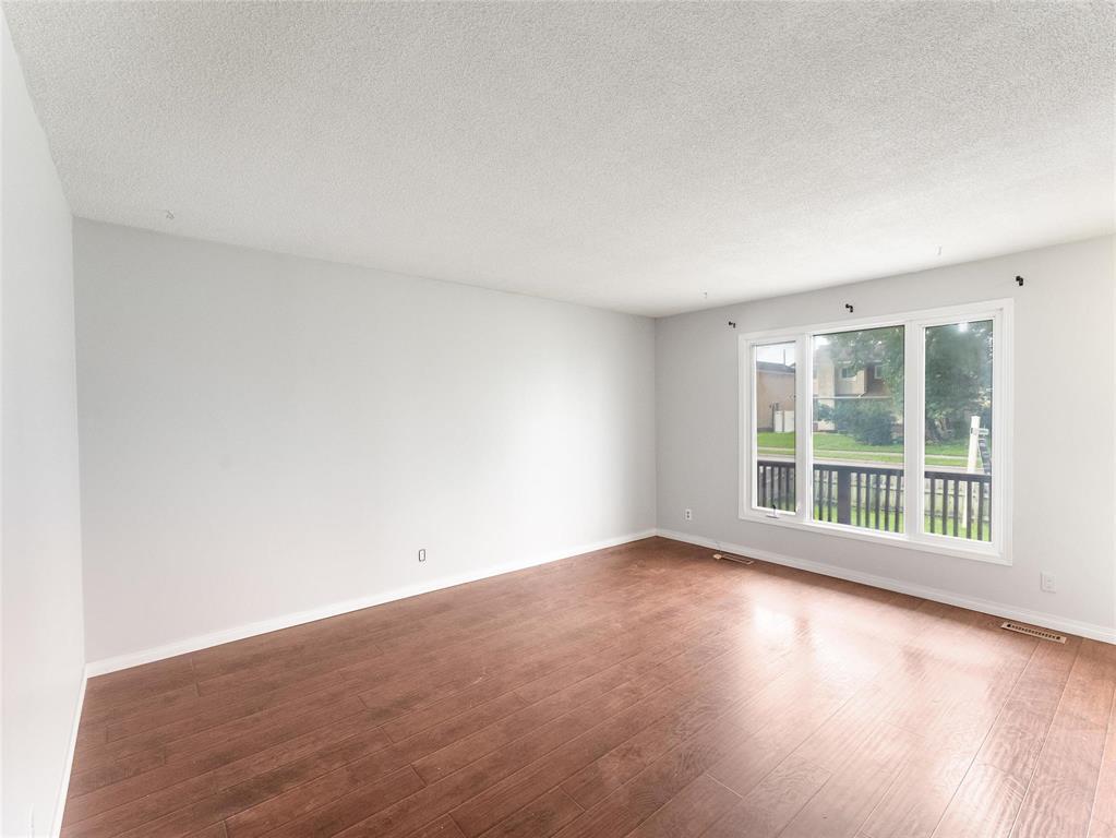 Photo 6 of 477 Murray Avenue, Winnipeg MB