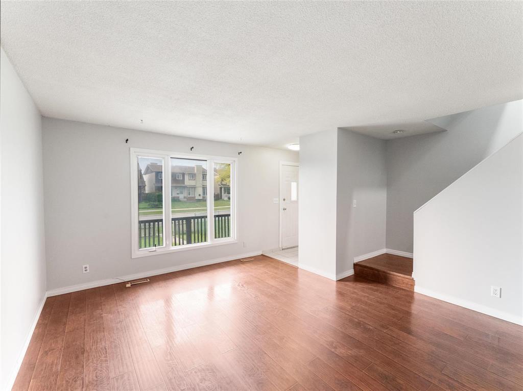 Photo 5 of 477 Murray Avenue, Winnipeg MB