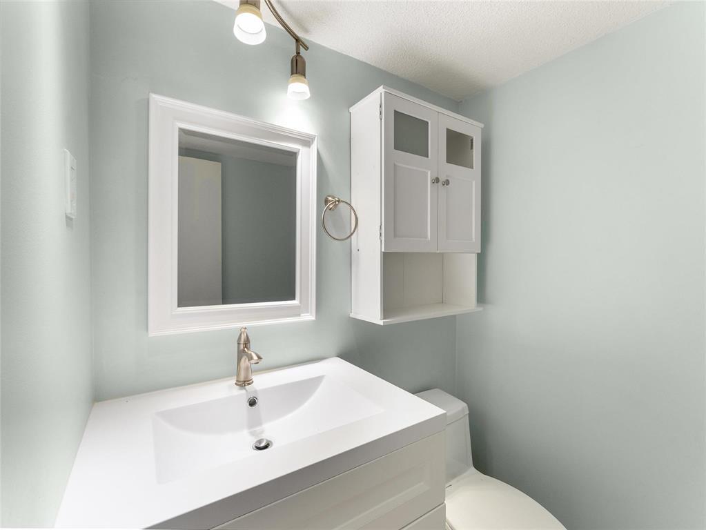 Photo 7 of 477 Murray Avenue, Winnipeg MB