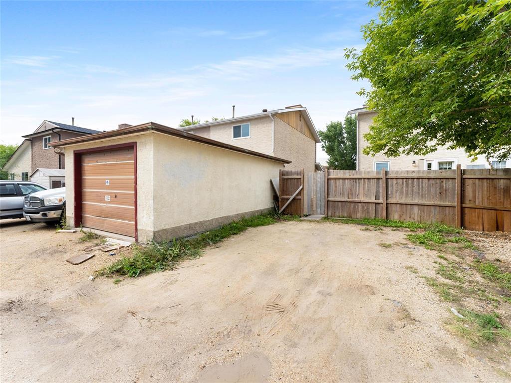Photo 24 of 477 Murray Avenue, Winnipeg MB