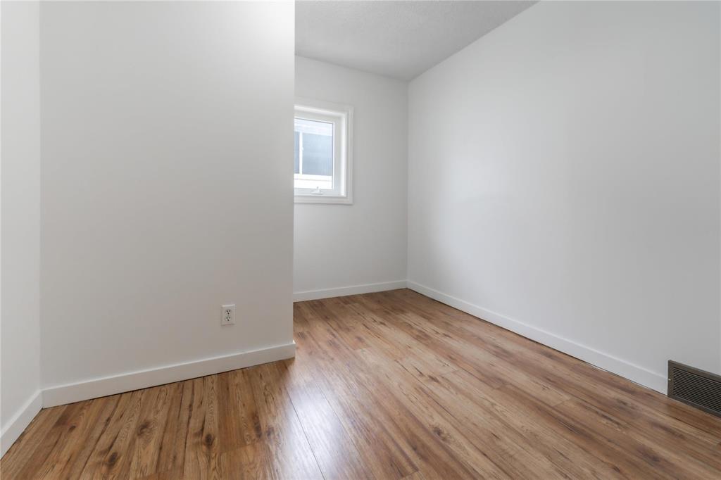 Photo 21 of 165 Hespeler Avenue, Winnipeg MB