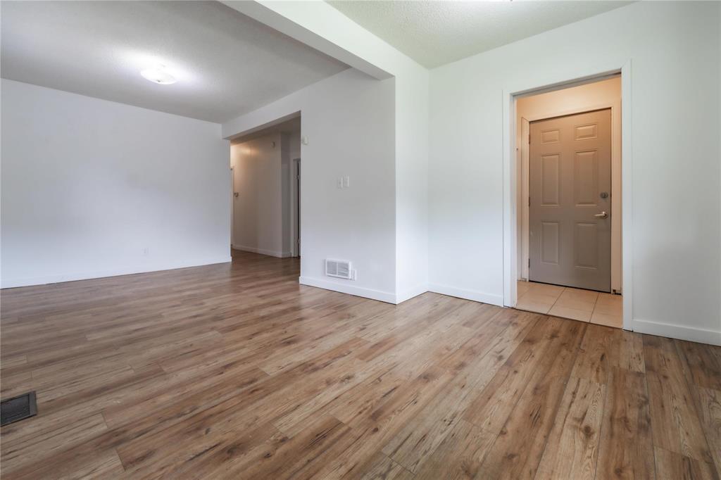 Photo 9 of 165 Hespeler Avenue, Winnipeg MB