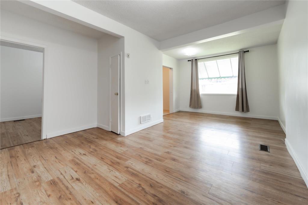 Photo 6 of 165 Hespeler Avenue, Winnipeg MB