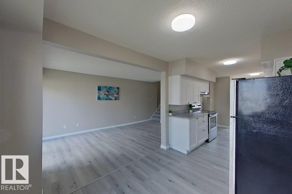 Photo 22 of 124 Centennial Co Nw, Edmonton AB