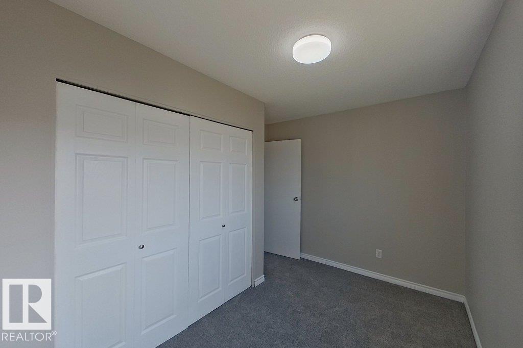 Photo 3 of 124 Centennial Co Nw, Edmonton AB
