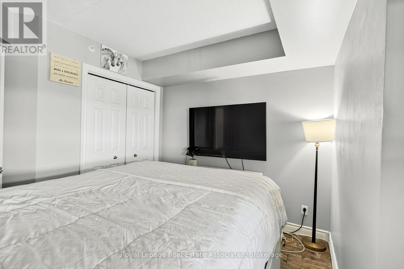 Photo 13 of 308 4005 Kilmer Drive, Burlington ON