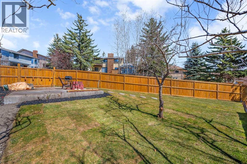 Single Family House Bungalow for Sale in  Edgewood Place NW Edgemont Calgary 