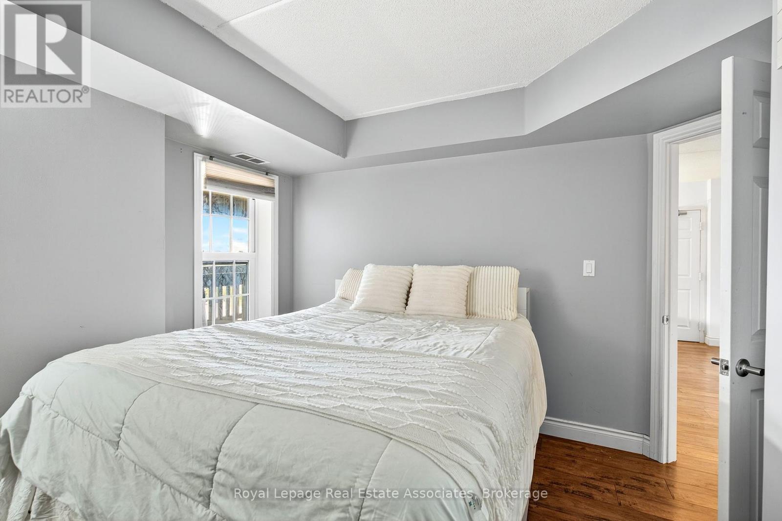 Photo 12 of 308 4005 Kilmer Drive, Burlington ON