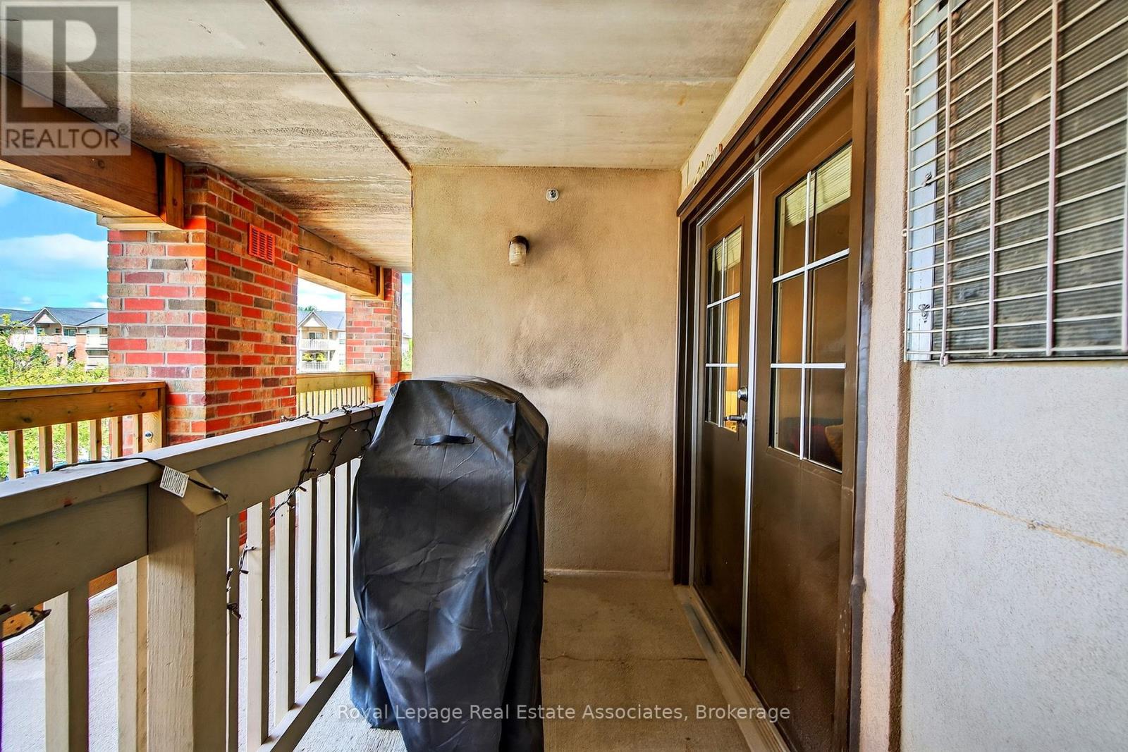 Photo 18 of 308 4005 Kilmer Drive, Burlington ON