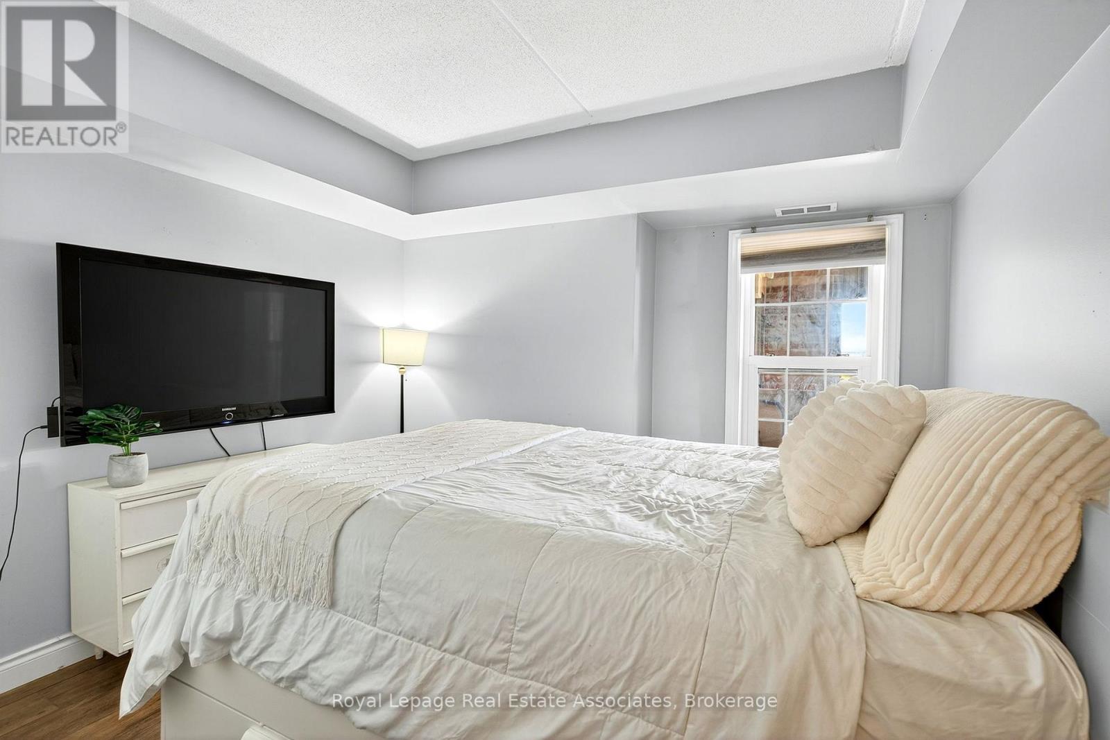 Photo 14 of 308 4005 Kilmer Drive, Burlington ON