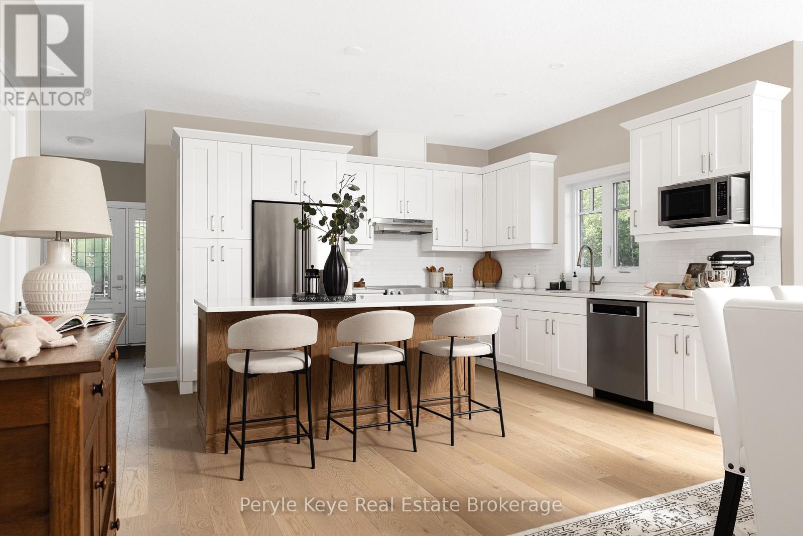 Photo 11 of 14 Charles Morley Boulevard, Huntsville ON