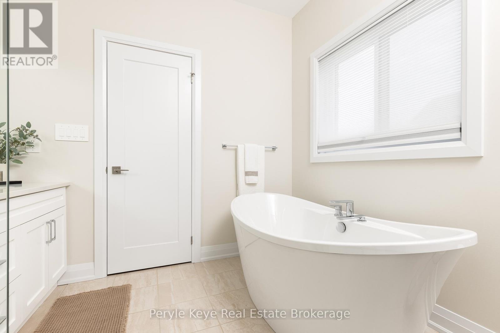 Photo 21 of 14 Charles Morley Boulevard, Huntsville ON