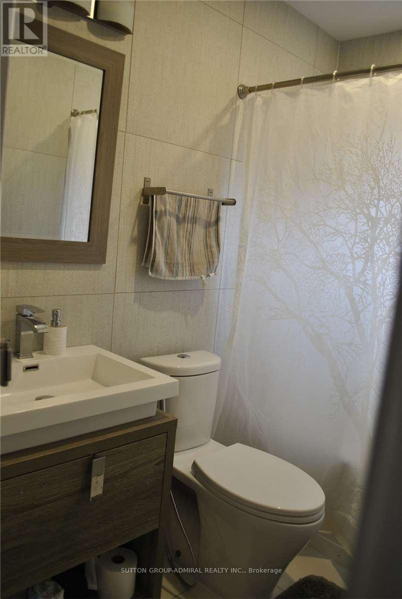 Photo 15 of 138 Poyntz Avenue, Toronto ON