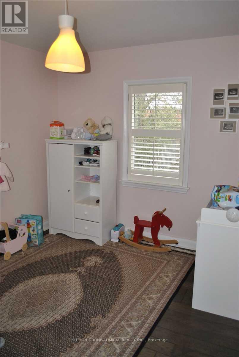 Photo 16 of 138 Poyntz Avenue, Toronto ON