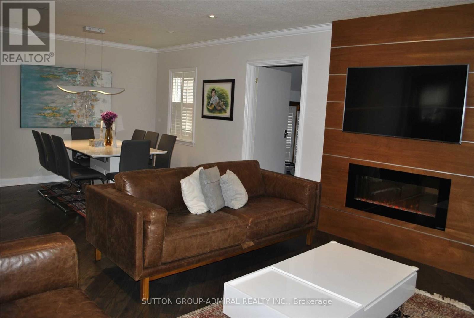 Photo 3 of 138 Poyntz Avenue, Toronto ON