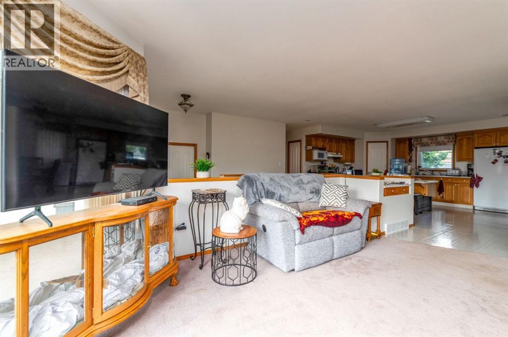 Photo 2 of 3401 64 Avenue, Lloydminster AB