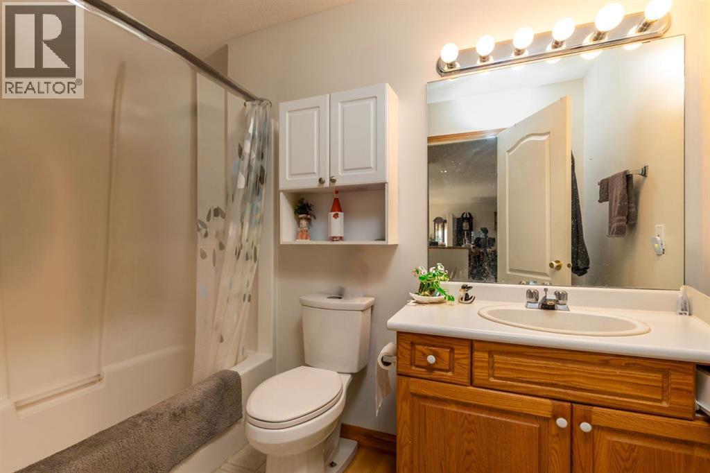 Photo 3 of 3401 64 Avenue, Lloydminster AB