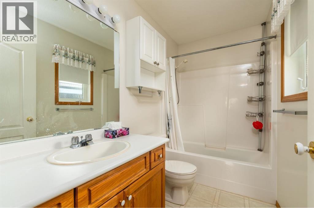 Photo 18 of 3401 64 Avenue, Lloydminster AB