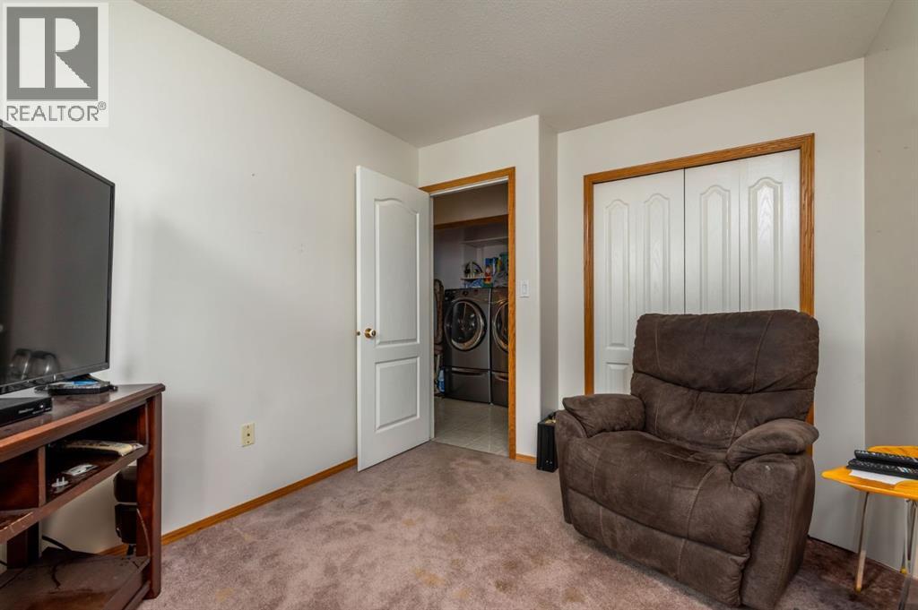 Photo 10 of 3401 64 Avenue, Lloydminster AB