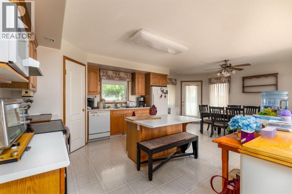 Photo 41 of 3401 64 Avenue, Lloydminster AB