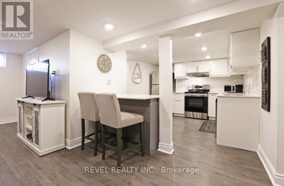 Photo 7 of 213 Rosedale Drive, Whitby ON