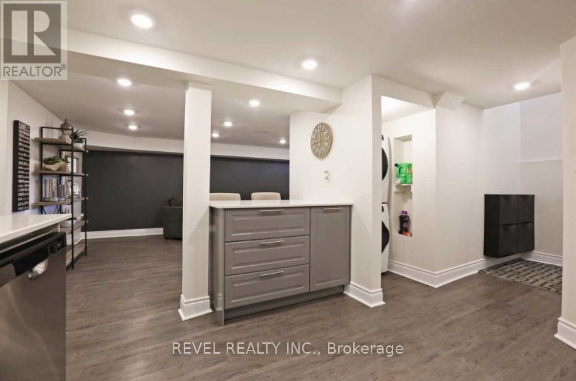 Photo 1 of 213 Rosedale Drive, Whitby ON