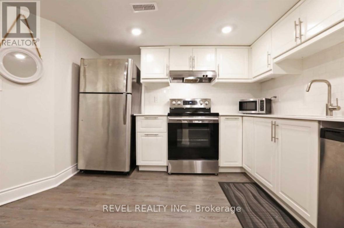 Photo 9 of 213 Rosedale Drive, Whitby ON
