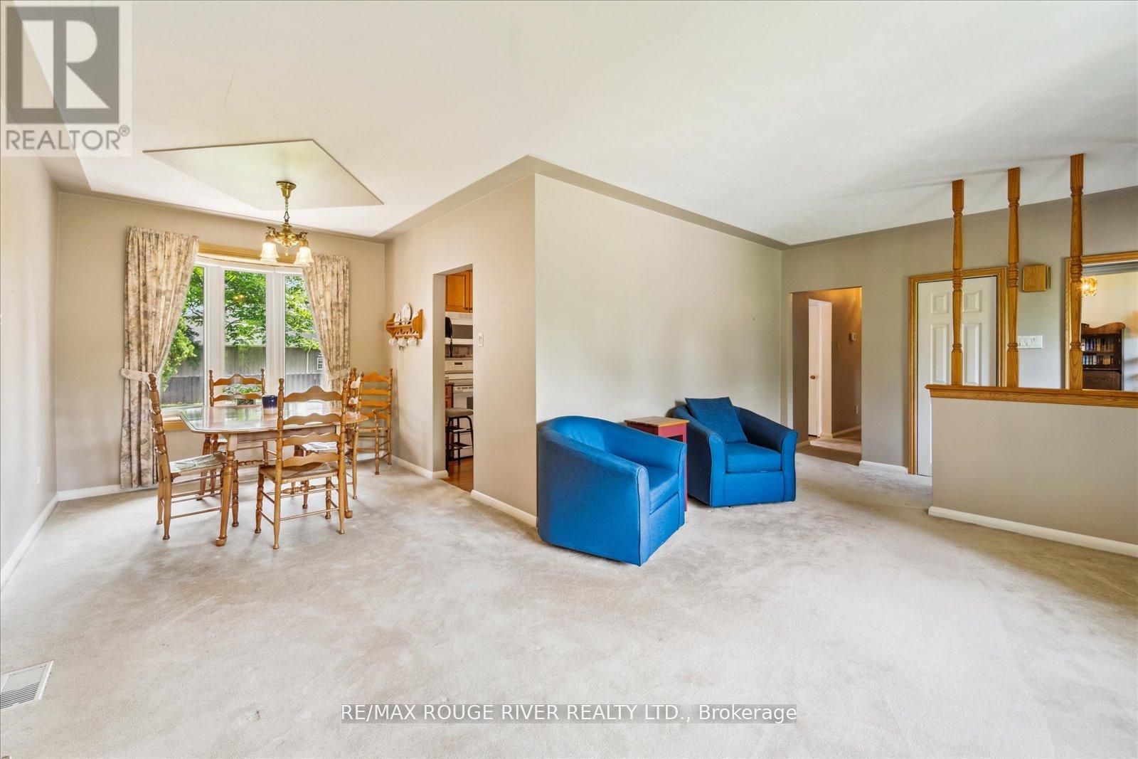 Photo 10 of 15 Westwood Drive, Whitby ON