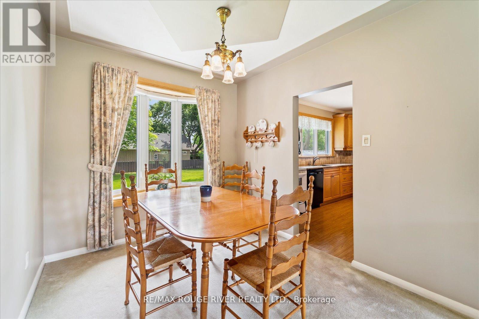 Photo 12 of 15 Westwood Drive, Whitby ON