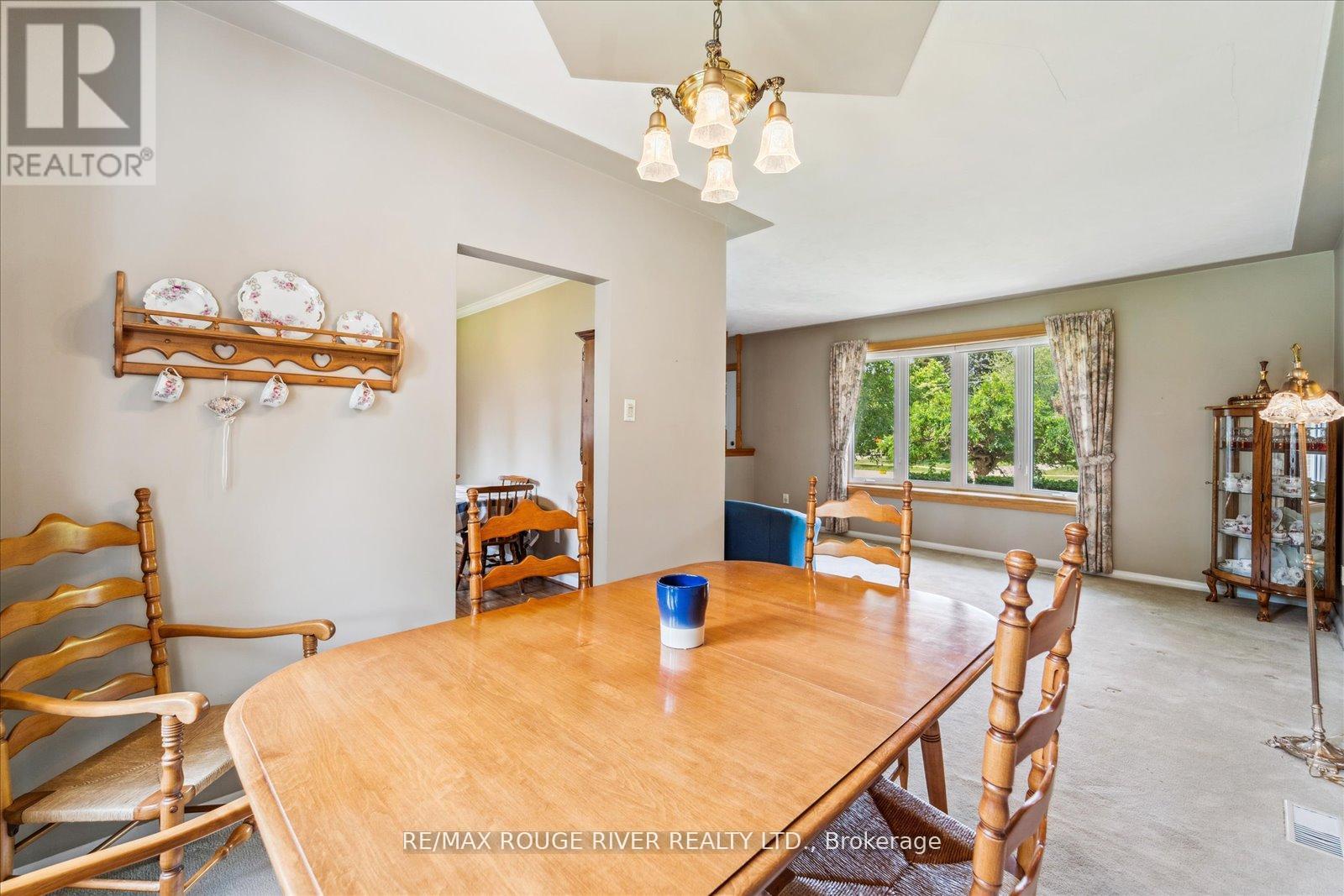 Photo 13 of 15 Westwood Drive, Whitby ON