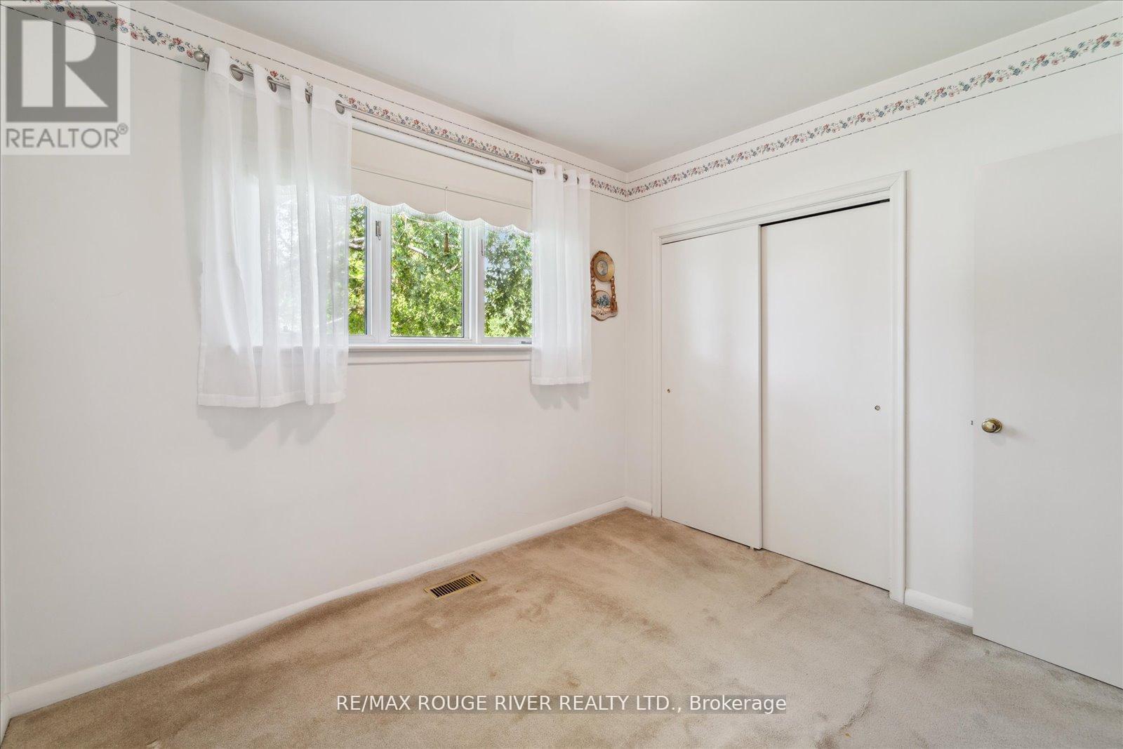Photo 21 of 15 Westwood Drive, Whitby ON