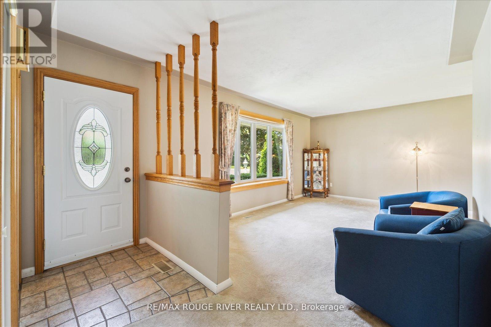 Photo 6 of 15 Westwood Drive, Whitby ON