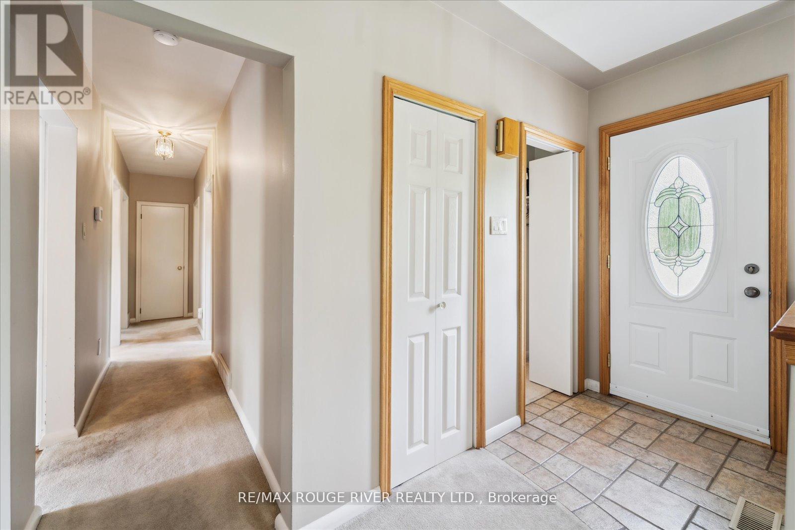 Photo 7 of 15 Westwood Drive, Whitby ON