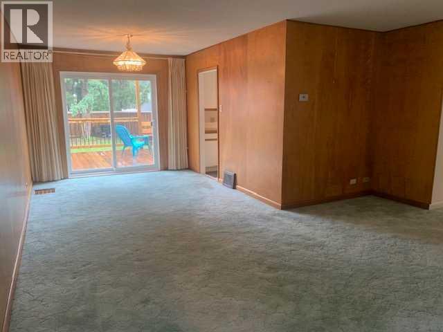 Single Family House for Sale in   Street S Victoria Park Lethbridge 