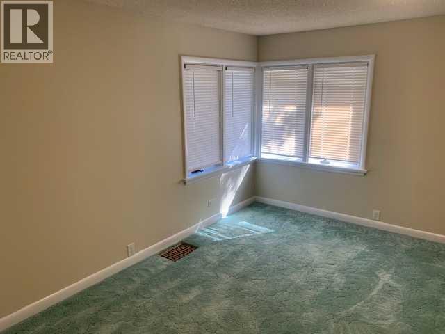 Single Family House for Sale in   Street S Victoria Park Lethbridge 