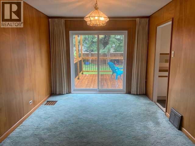 Single Family House for Sale in   Street S Victoria Park Lethbridge 