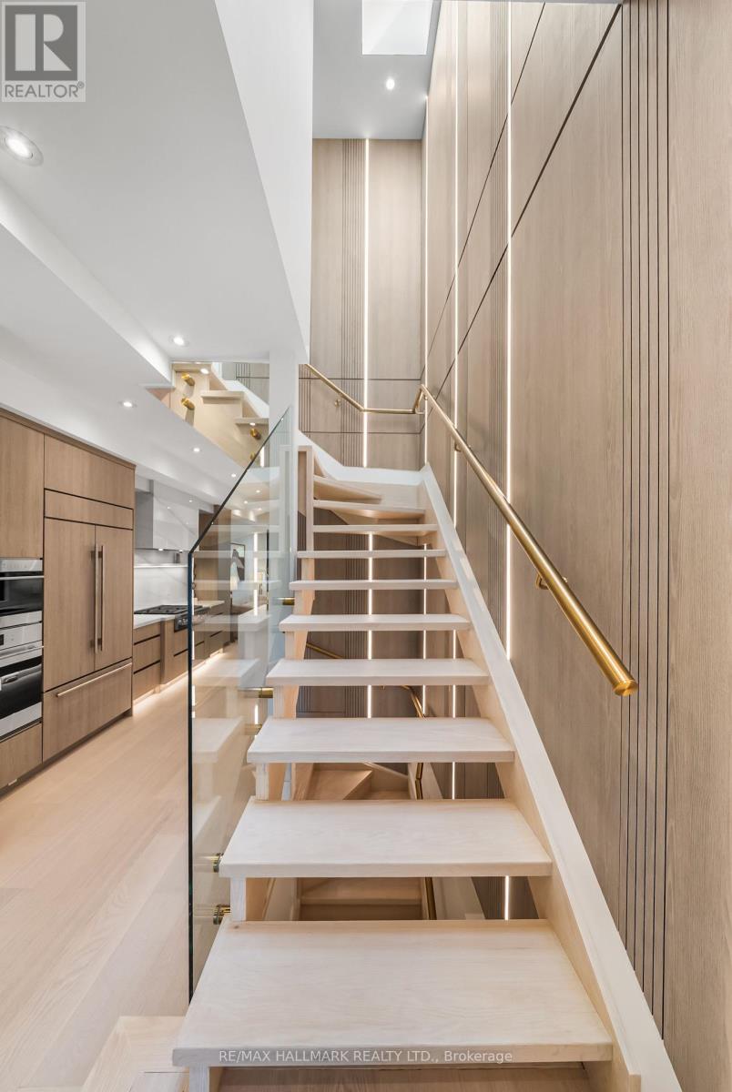 Photo 18 of 16 A Kenrae Road, Toronto ON