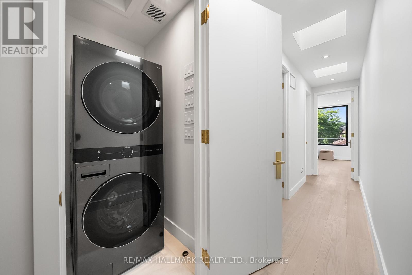 Photo 37 of 16 A Kenrae Road, Toronto ON