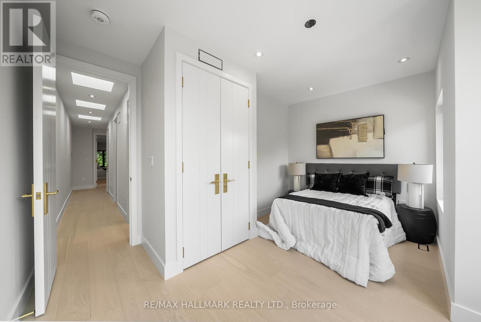 Photo 31 of 16 A Kenrae Road, Toronto ON