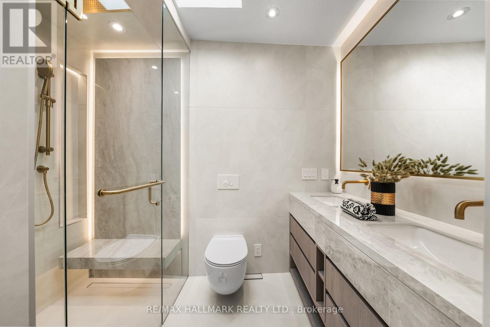 Photo 23 of 16 A Kenrae Road, Toronto ON