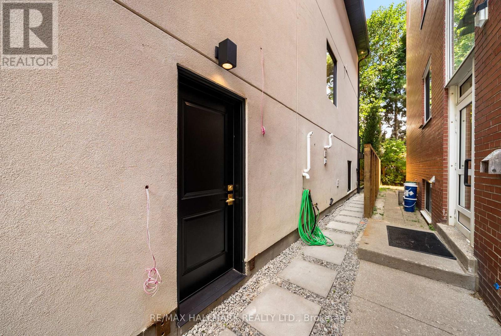 Photo 44 of 16 A Kenrae Road, Toronto ON