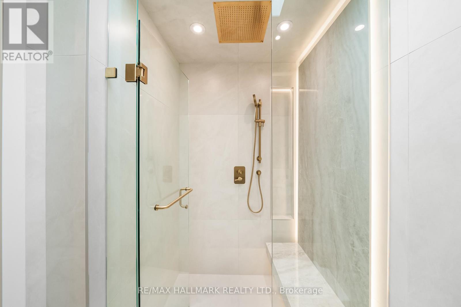 Photo 24 of 16 A Kenrae Road, Toronto ON