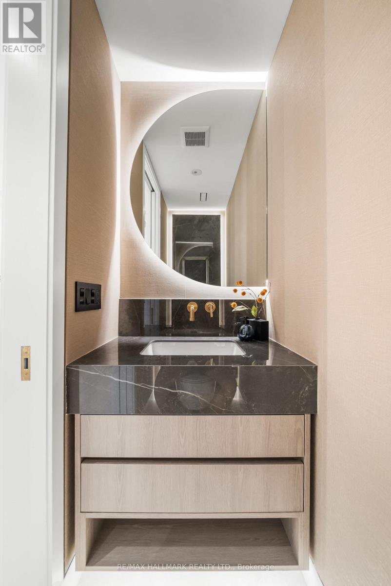 Photo 17 of 16 A Kenrae Road, Toronto ON