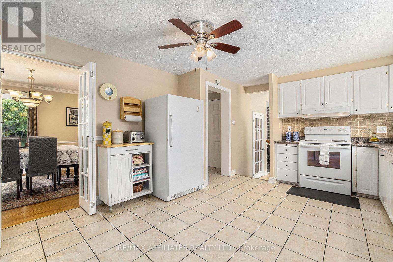 Photo 25 of 23 Sioux Crescent, Ottawa ON