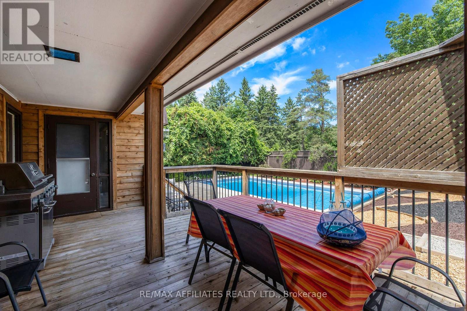 Photo 9 of 23 Sioux Crescent, Ottawa ON