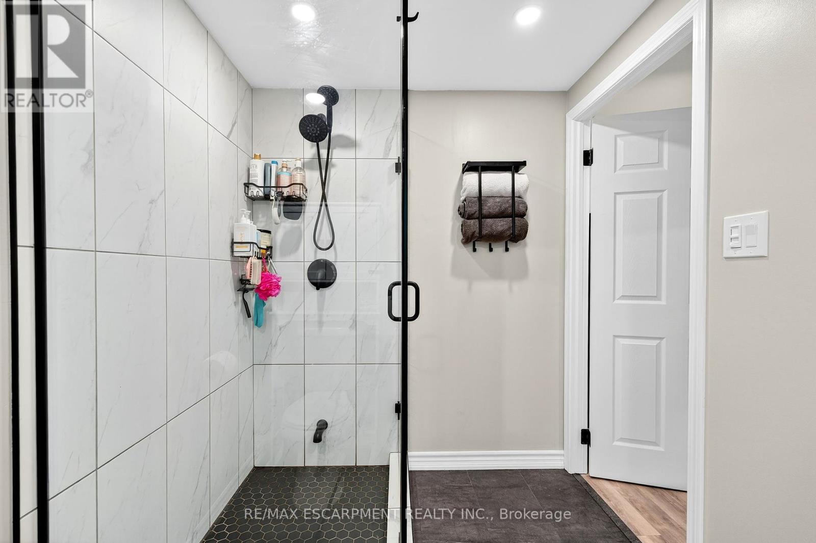 Photo 31 of 4118 Pincay Oaks Lane, Burlington ON