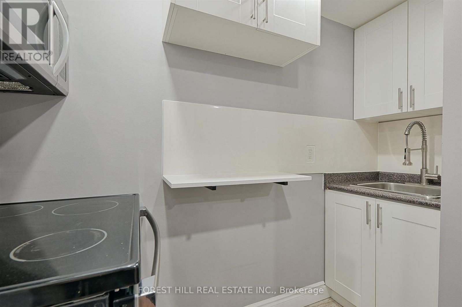 Photo 5 of 17 Rushmore Crescent, Brampton ON