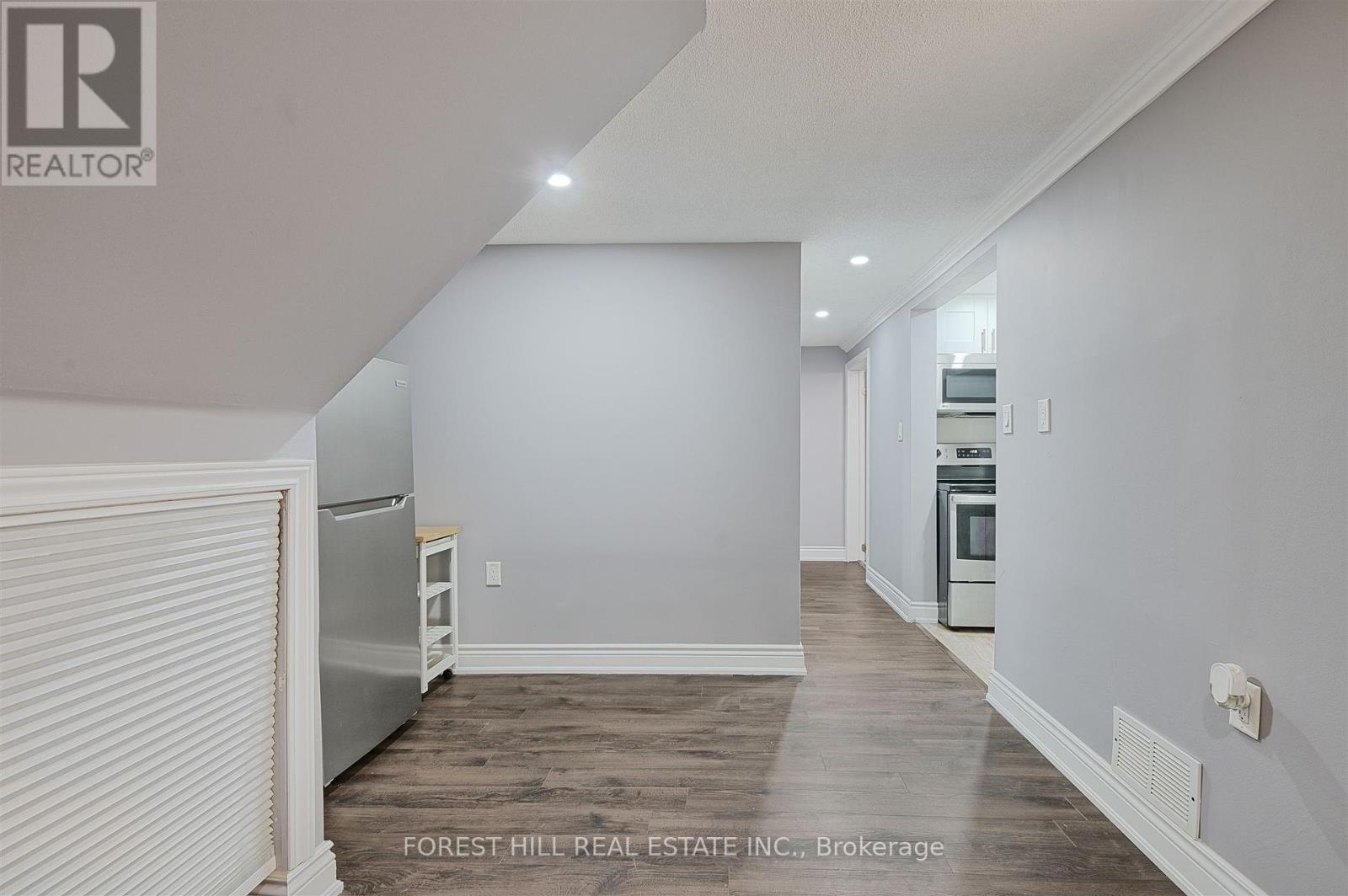 Photo 12 of 17 Rushmore Crescent, Brampton ON