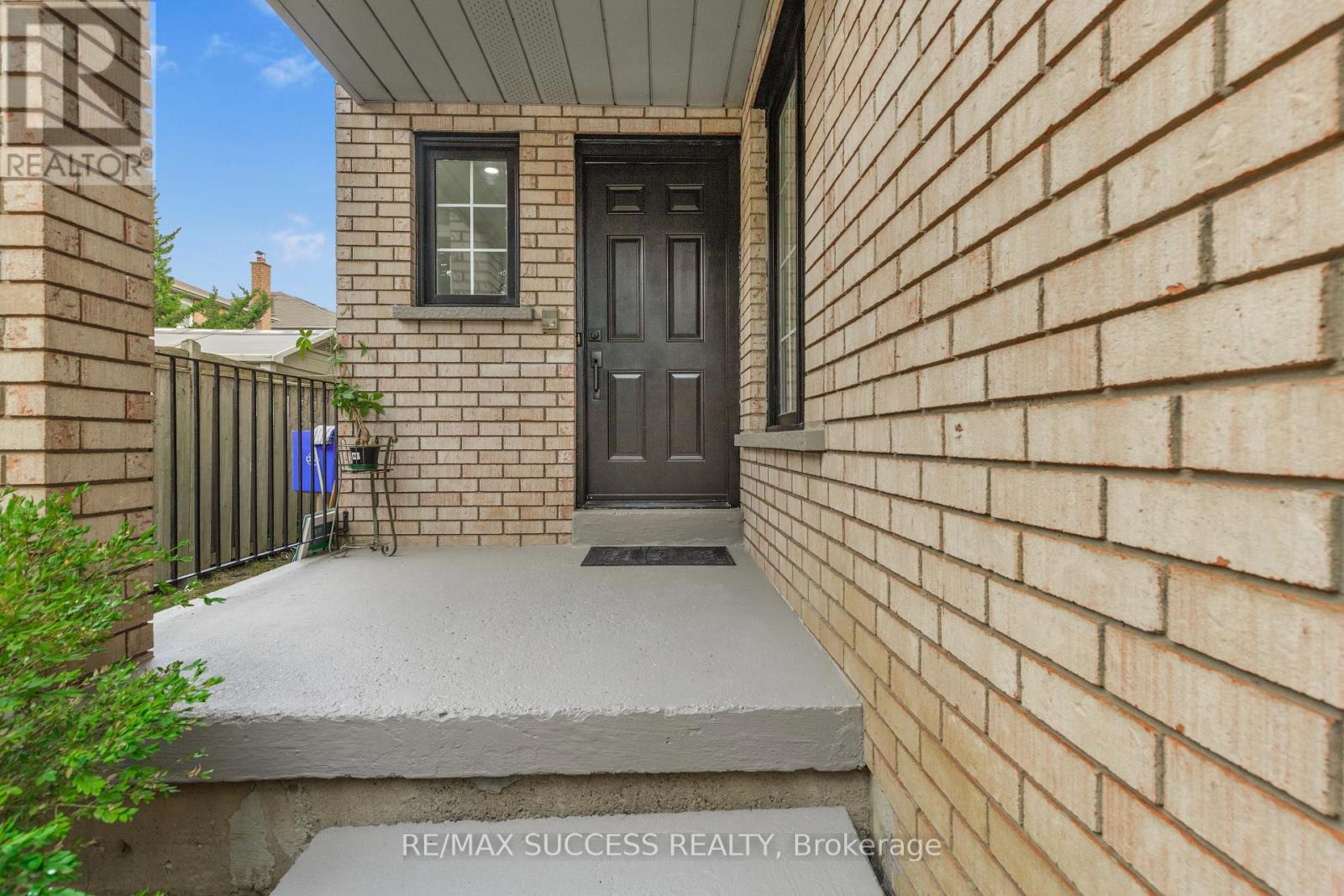 Photo 36 of 4631 Penhallow Road, Mississauga ON